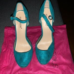 Beautiful 3inch heels